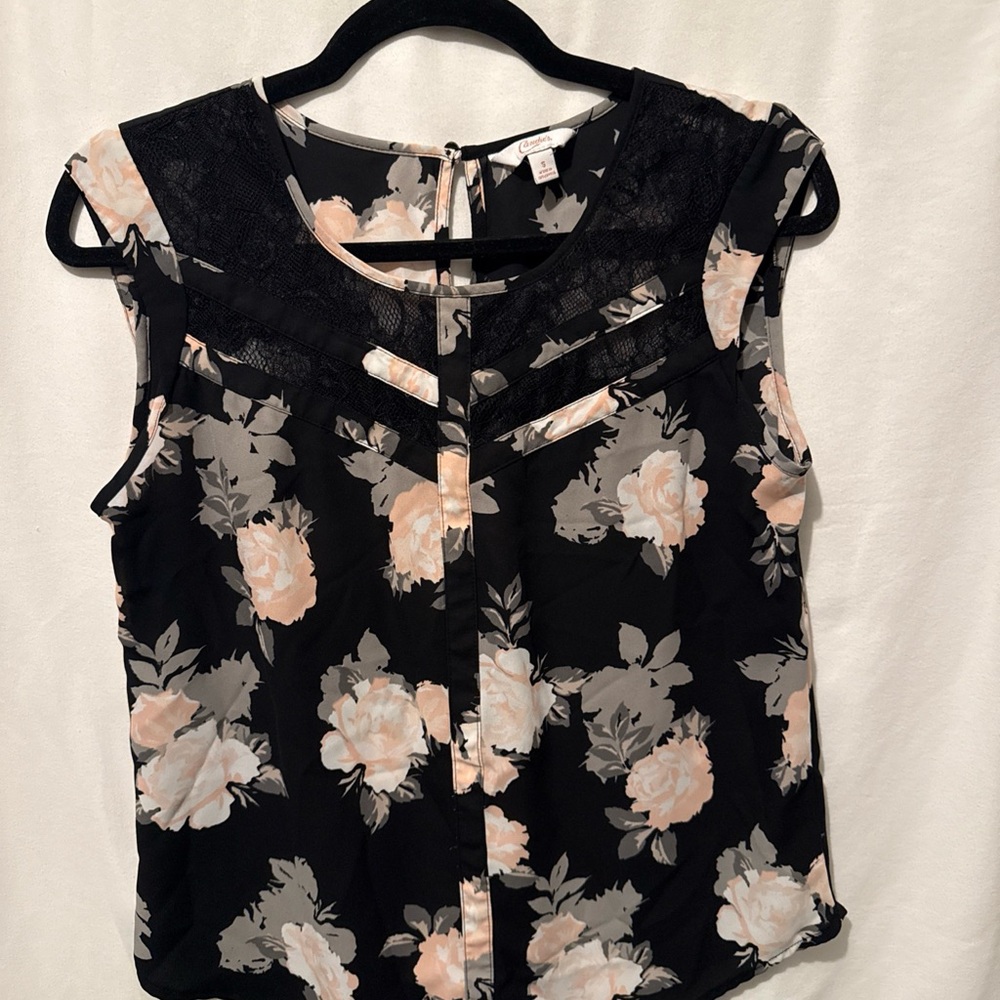 Candie's Sleeveless Blouse with Floral Design and Lace Accent - Size Small